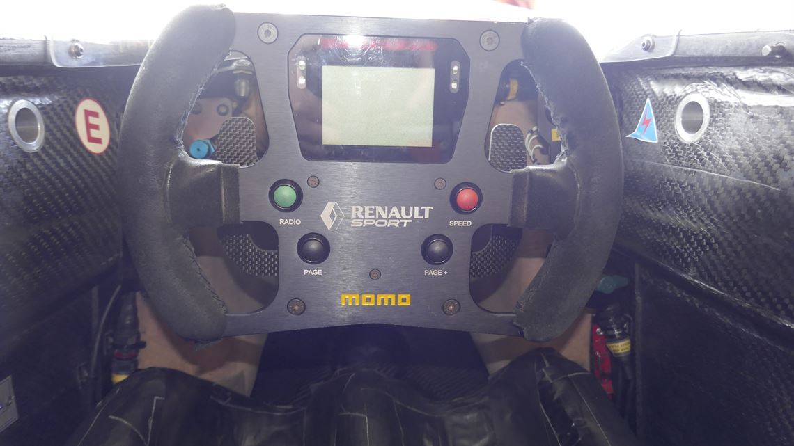 world-series-renault-t08