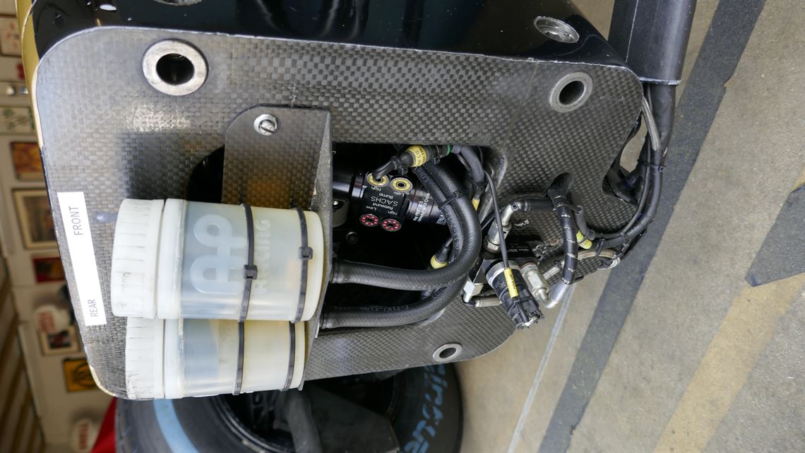 world-series-renault-t08