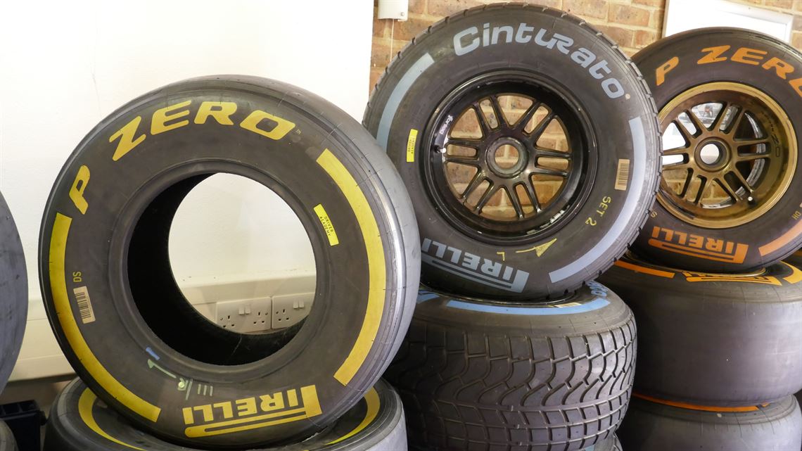 world-series-renault-t08