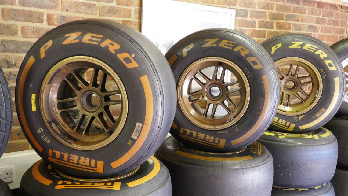 world-series-renault-t08