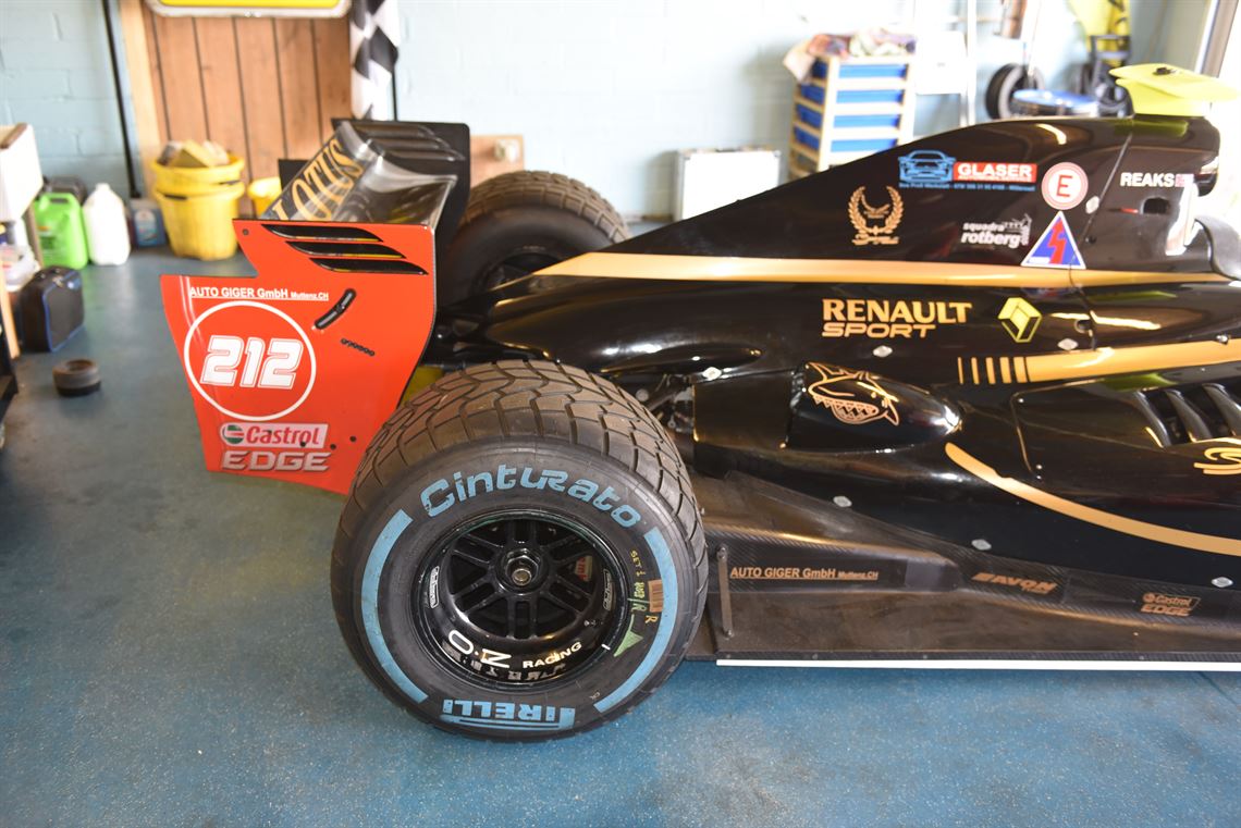 world-series-renault-t08