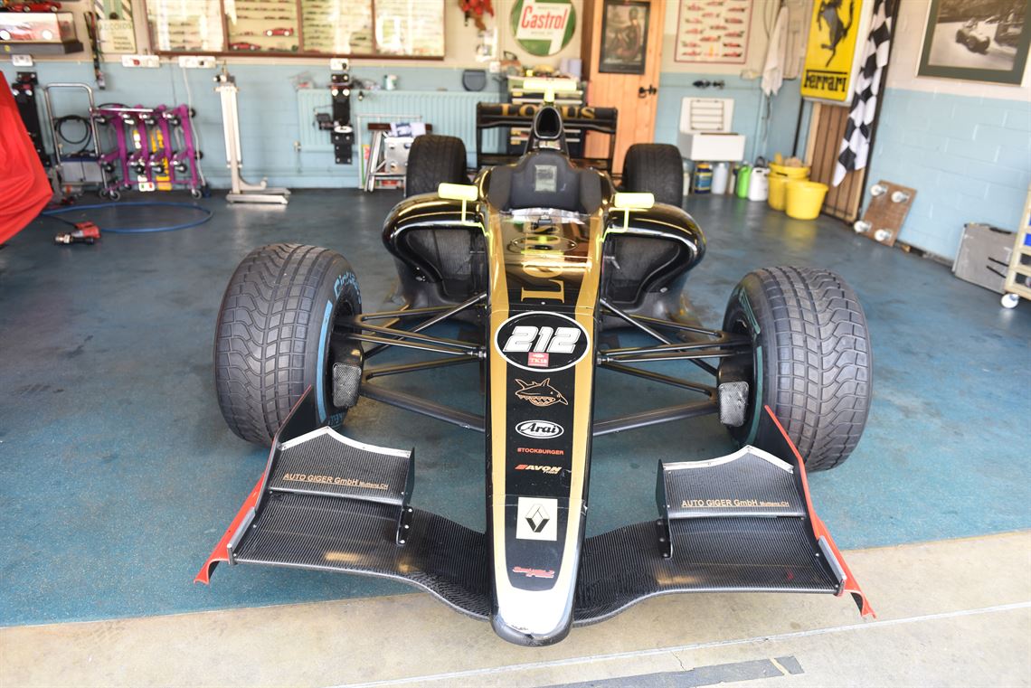 world-series-renault-t08