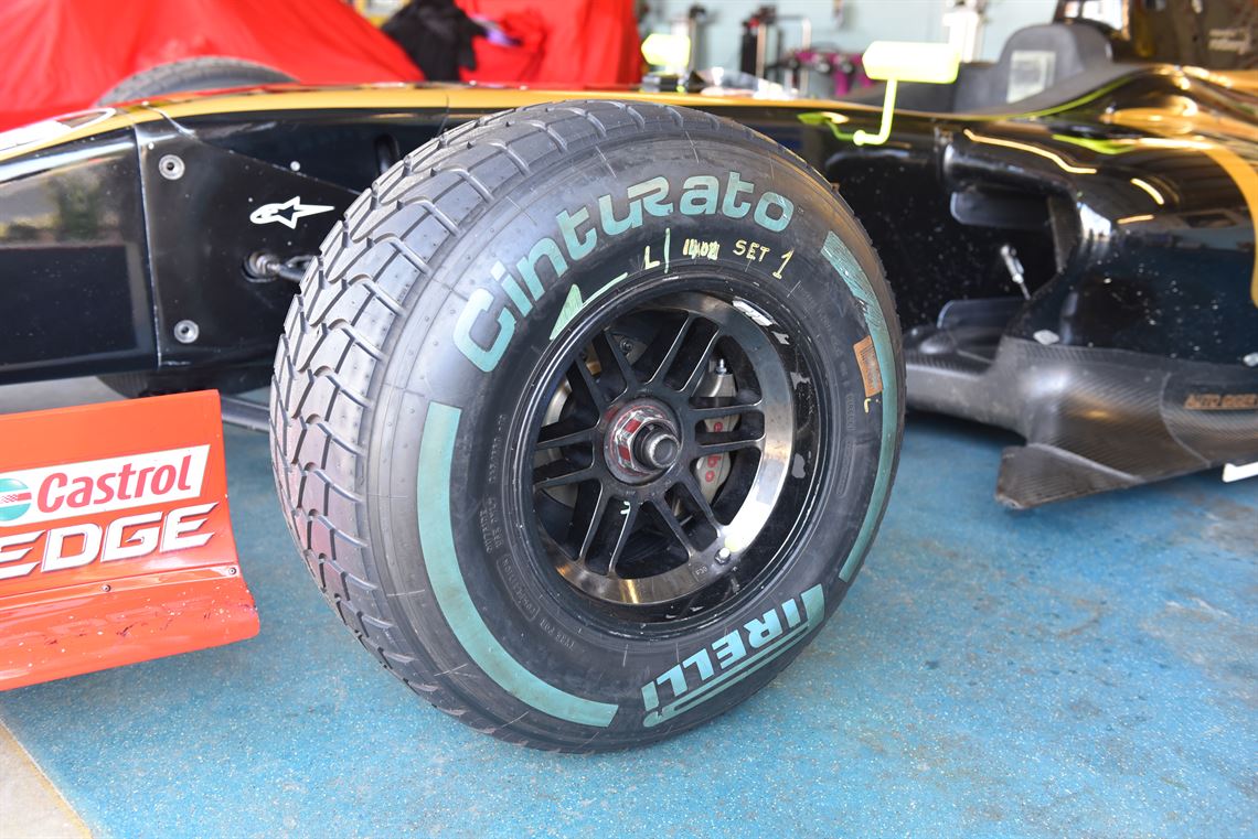 world-series-renault-t08