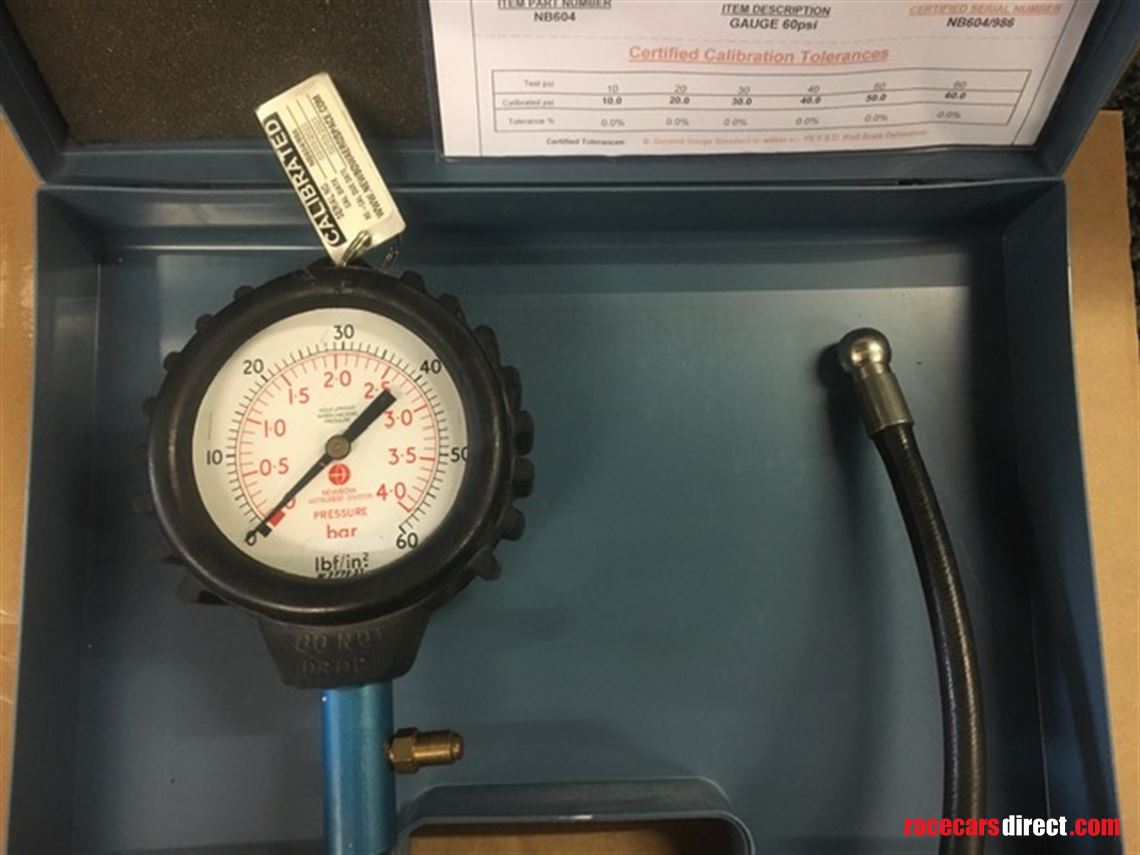 newbow-tyre-pressure-gauge-with-push-button-b