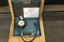 newbow-tyre-pressure-gauge-with-push-button-b