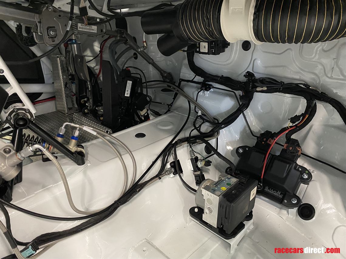 brand-new-vw-golf-gti-tcr-one-of-the-last-cha