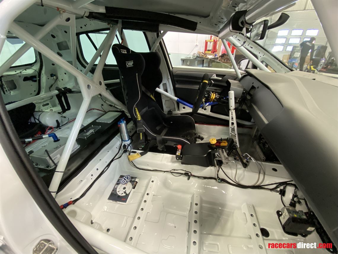 brand-new-vw-golf-gti-tcr-one-of-the-last-cha