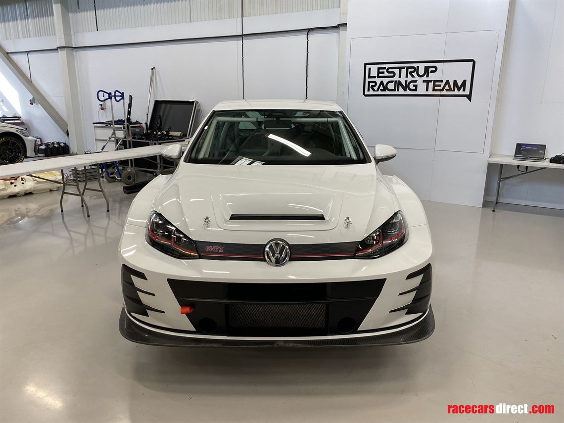 brand-new-vw-golf-gti-tcr-one-of-the-last-cha