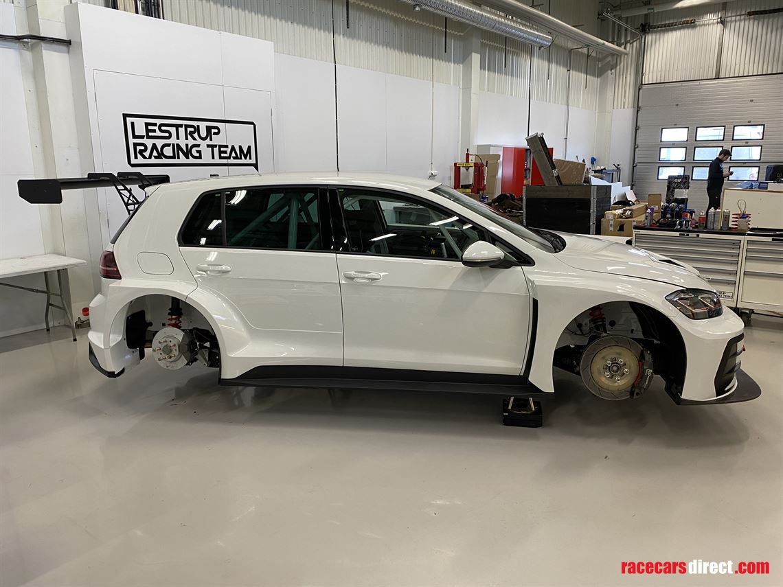 brand-new-vw-golf-gti-tcr-one-of-the-last-cha
