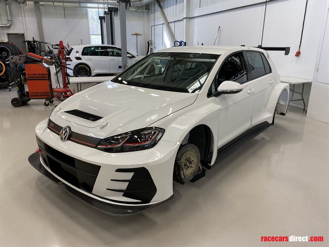 brand-new-vw-golf-gti-tcr-one-of-the-last-cha