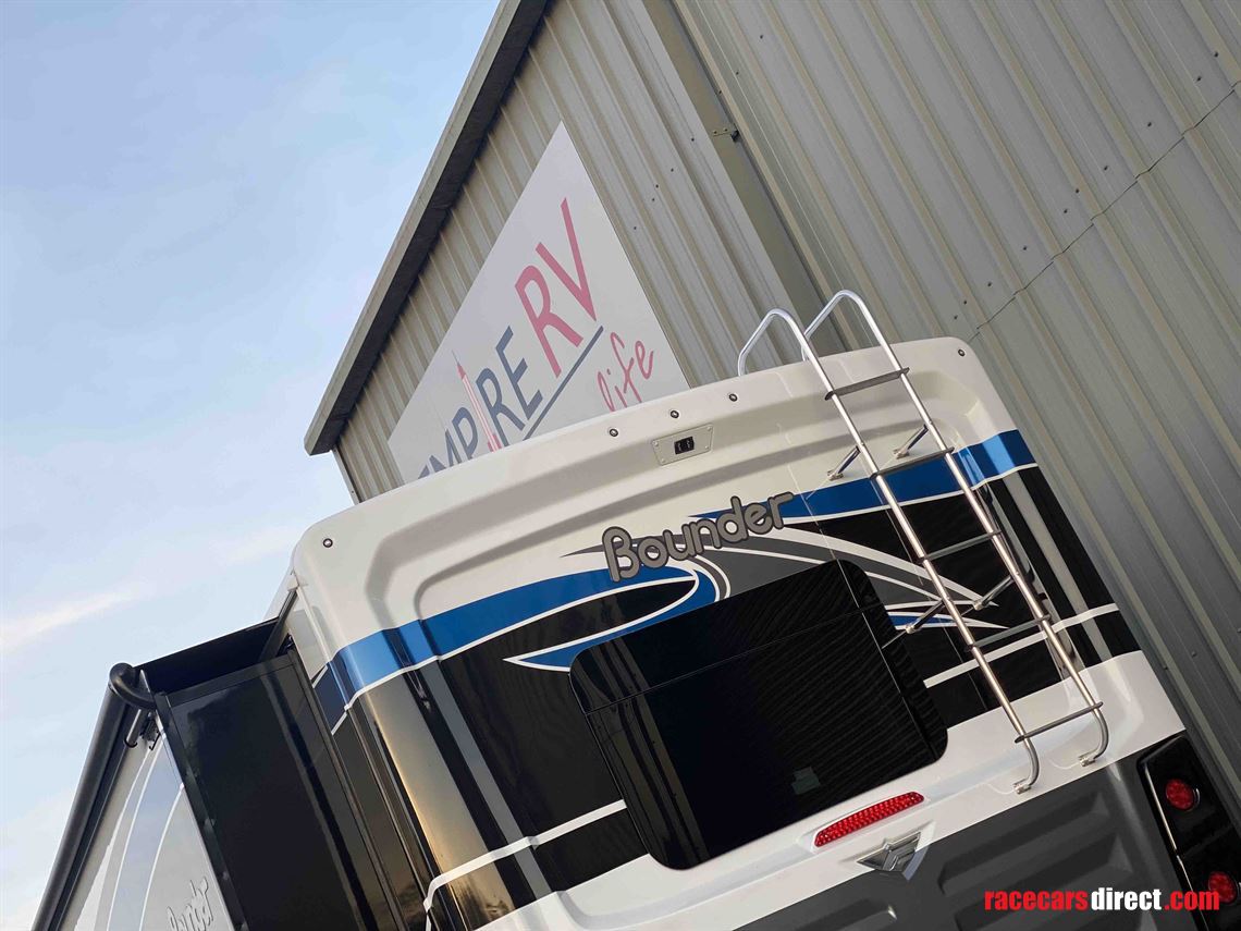 fleetwood-bounder-35p-motorhome-for-sale