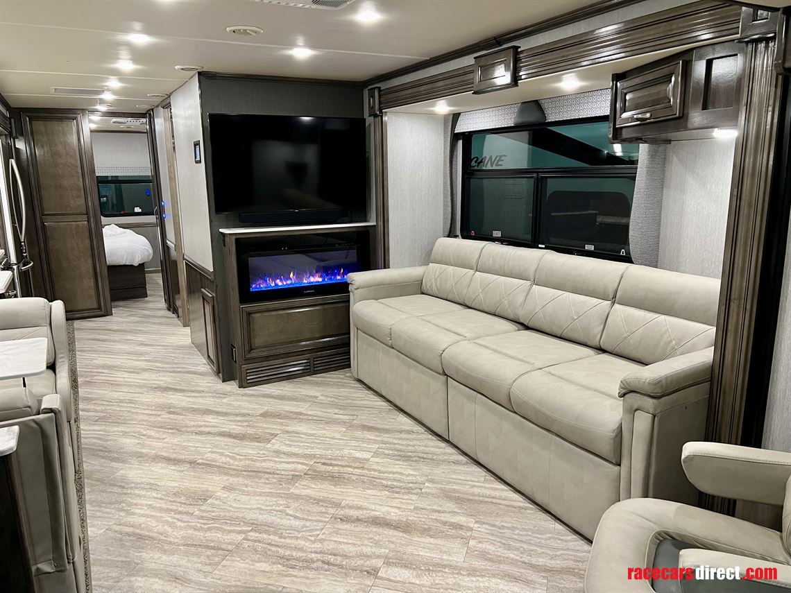 fleetwood-bounder-35p-motorhome-for-sale