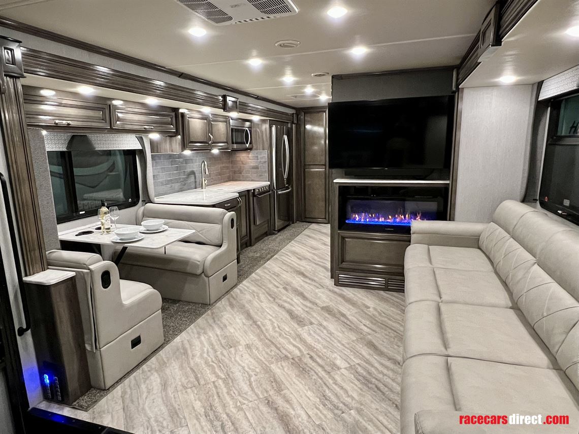 fleetwood-bounder-35p-motorhome-for-sale