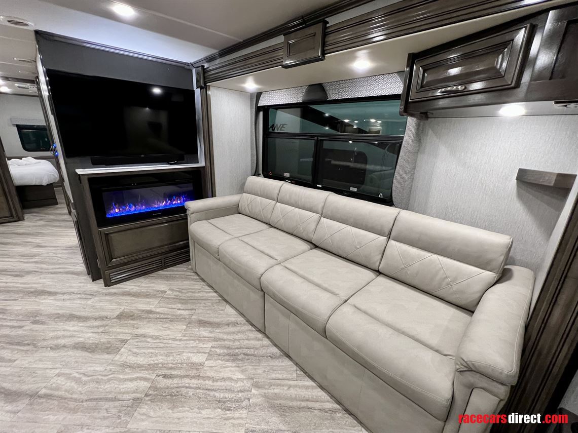 fleetwood-bounder-35p-motorhome-for-sale