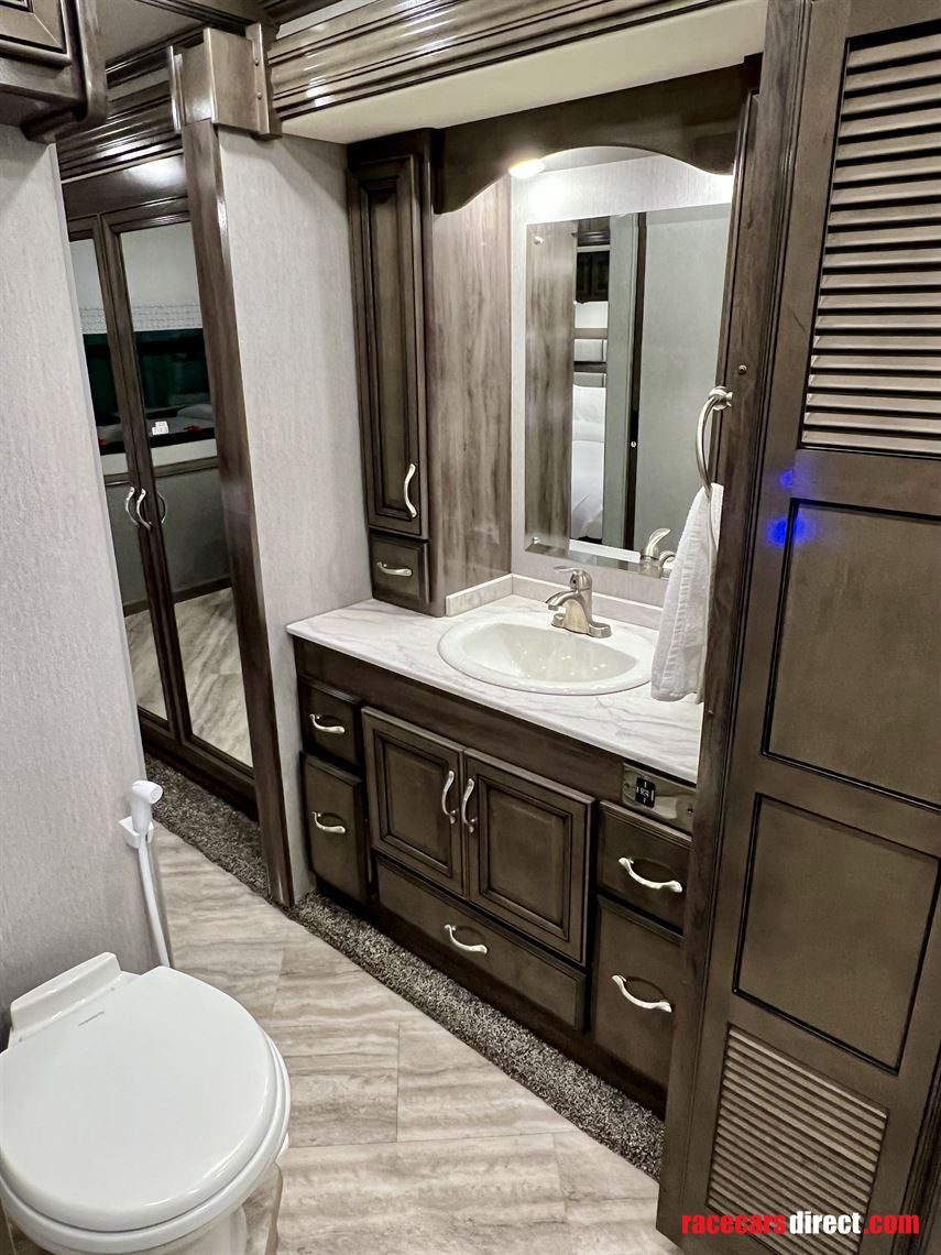 fleetwood-bounder-35p-motorhome-for-sale