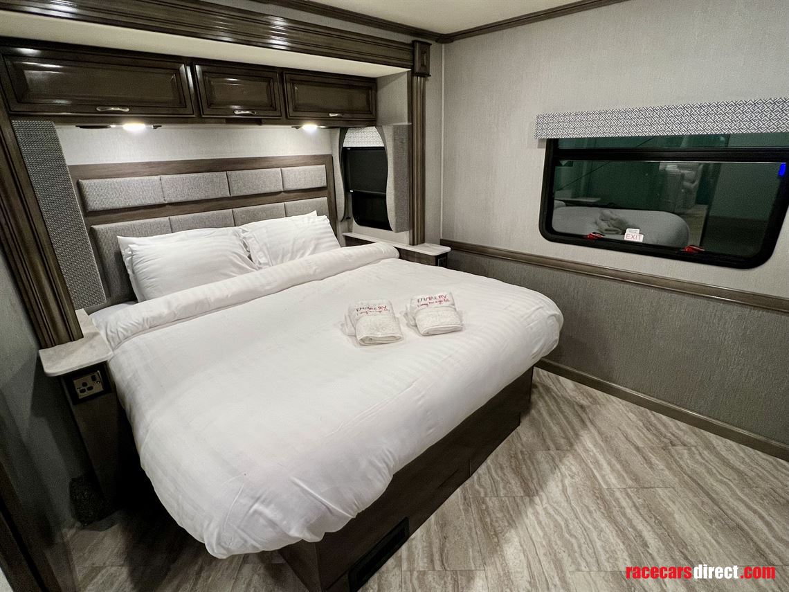 fleetwood-bounder-35p-motorhome-for-sale