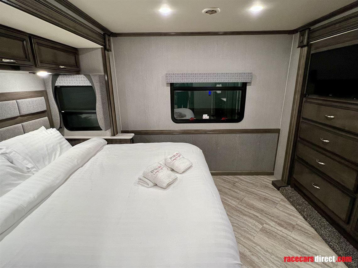 fleetwood-bounder-35p-motorhome-for-sale