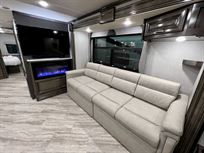 fleetwood-bounder-35p-motorhome-for-sale