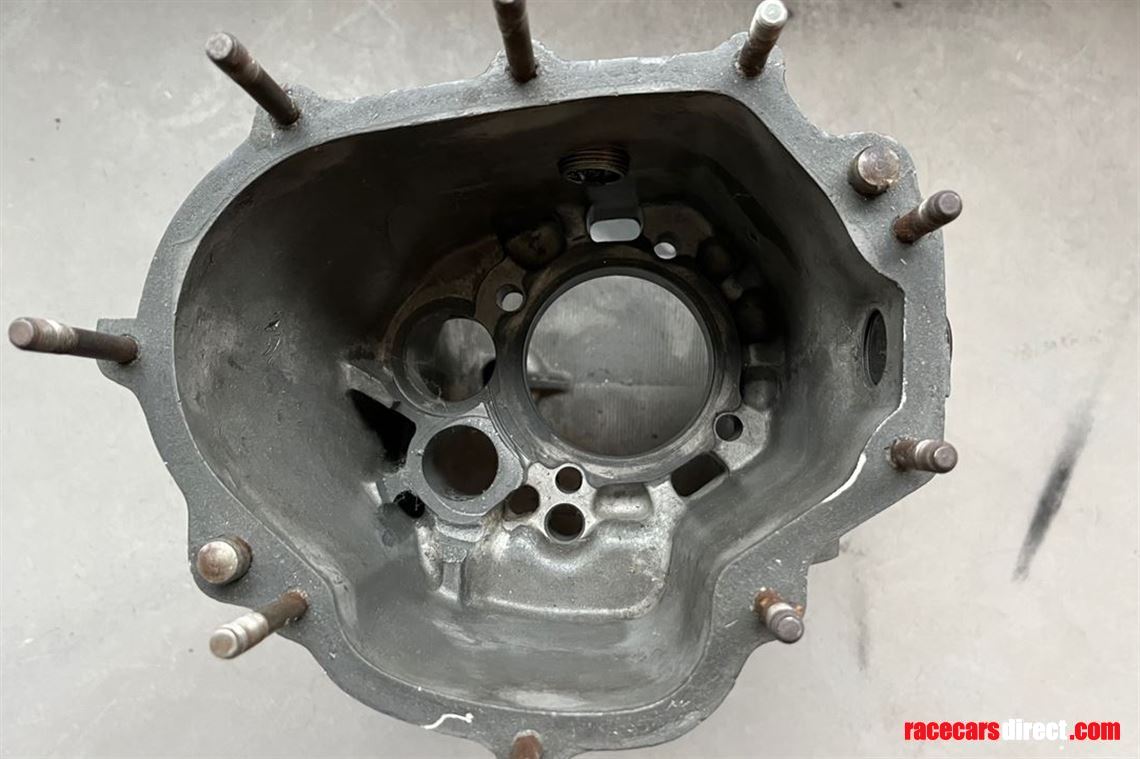 hewland-mk8-magnesium-casing