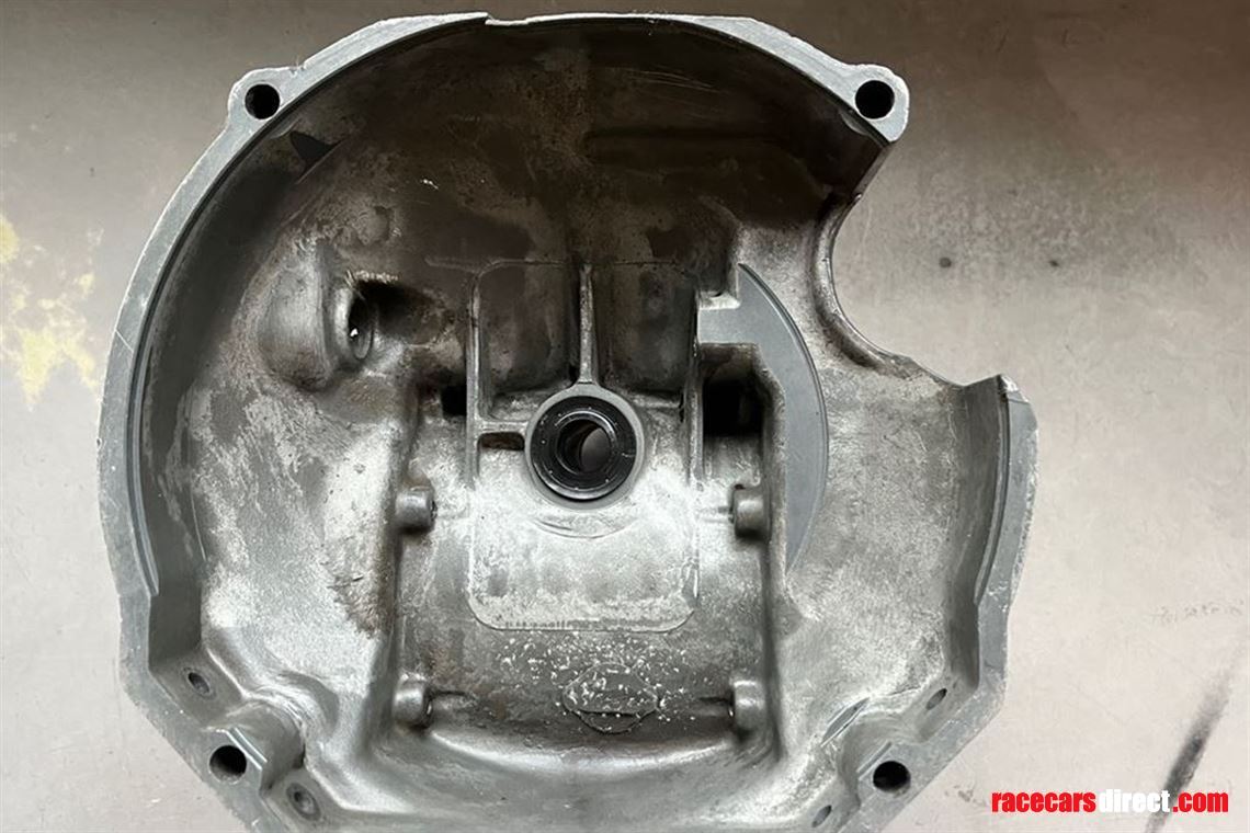 hewland-mk8-magnesium-casing