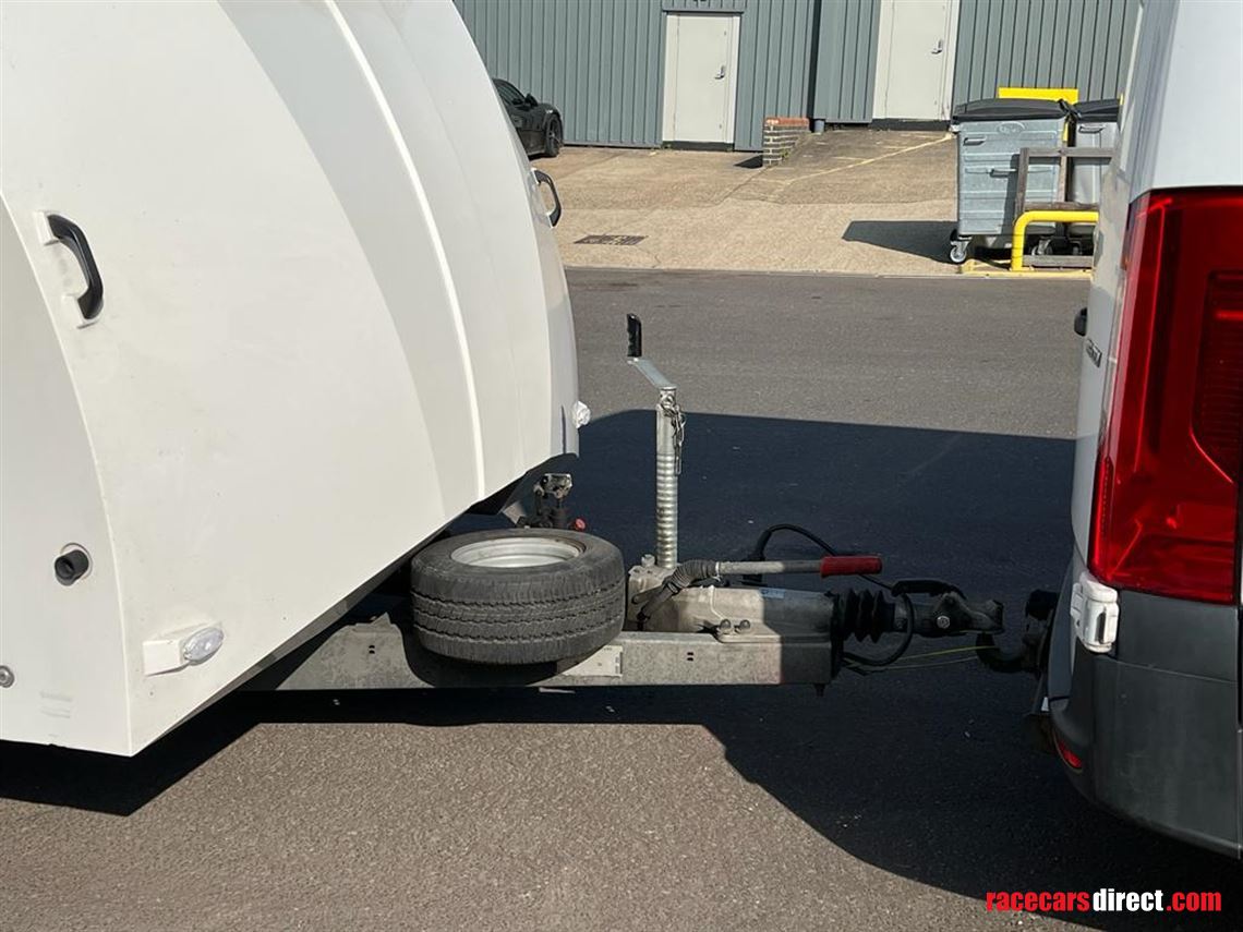 brain-james-rt6-encosed-trailer