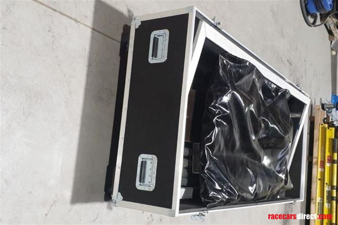 pit-perch-with-flight-case