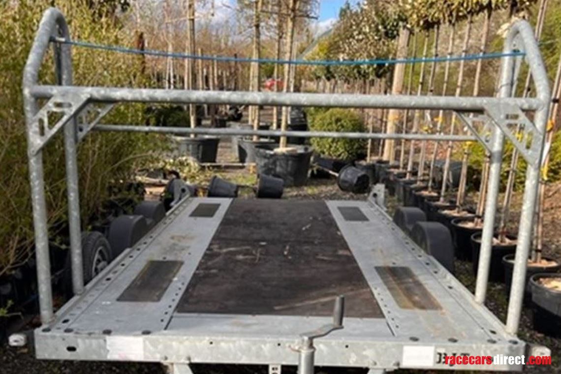 brian-james-a-max-trailer-with-tyre-rack