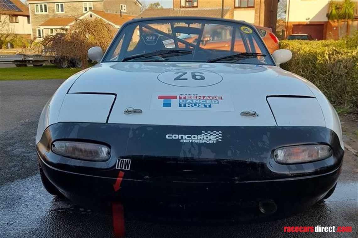 mx5-mk1-race-car-with-trailer