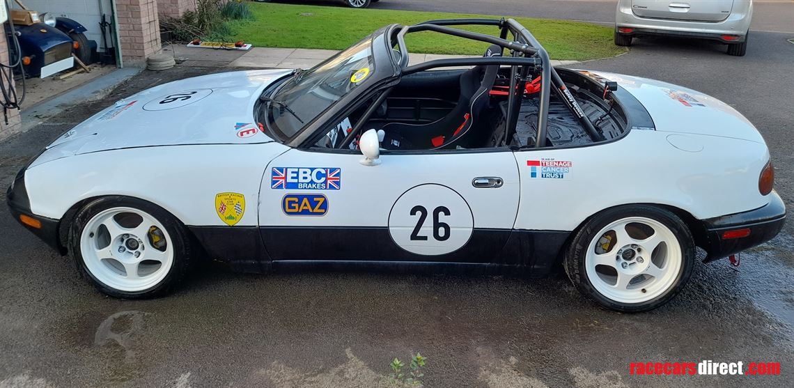 mx5-mk1-race-car-with-trailer