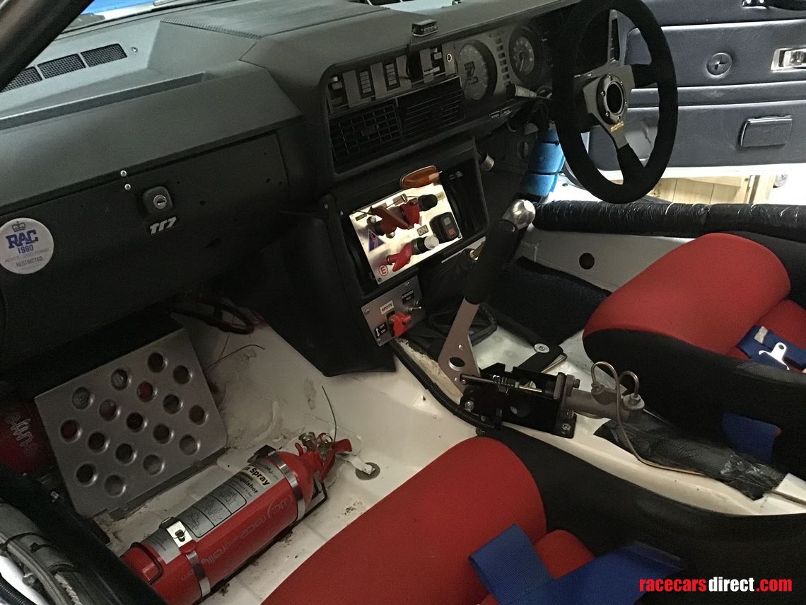 triumph-tr8-rally-car