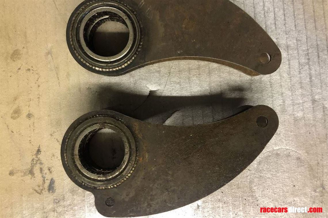 pair-suspension-pushrod-fulcrums--with-2-row