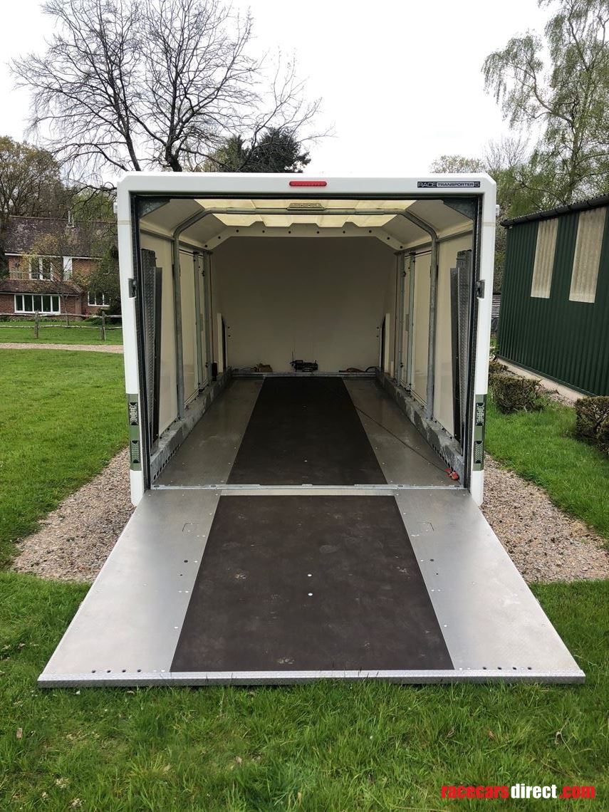 2016-brian-james-race-transporter-5