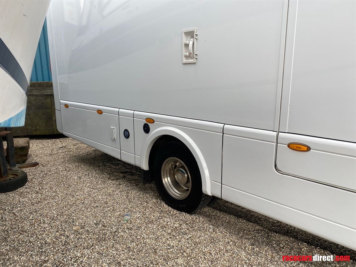 mercedes-atego-rs-race-cruiser-motorhome