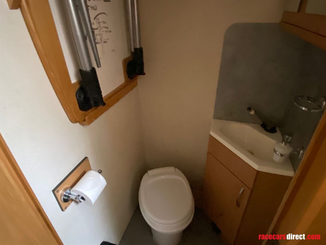 mercedes-atego-rs-race-cruiser-motorhome