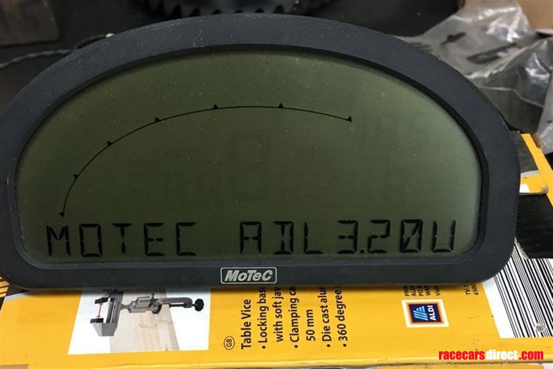 motec-adl-8-bl-logging-dash