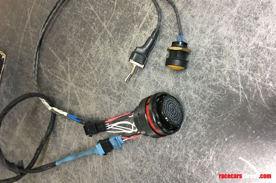 motec-adl-8-bl-logging-dash