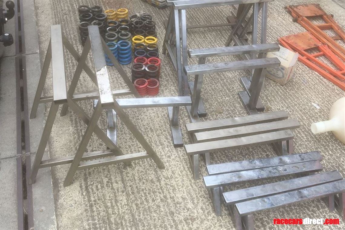 workshop-team-kit-stands-jacks
