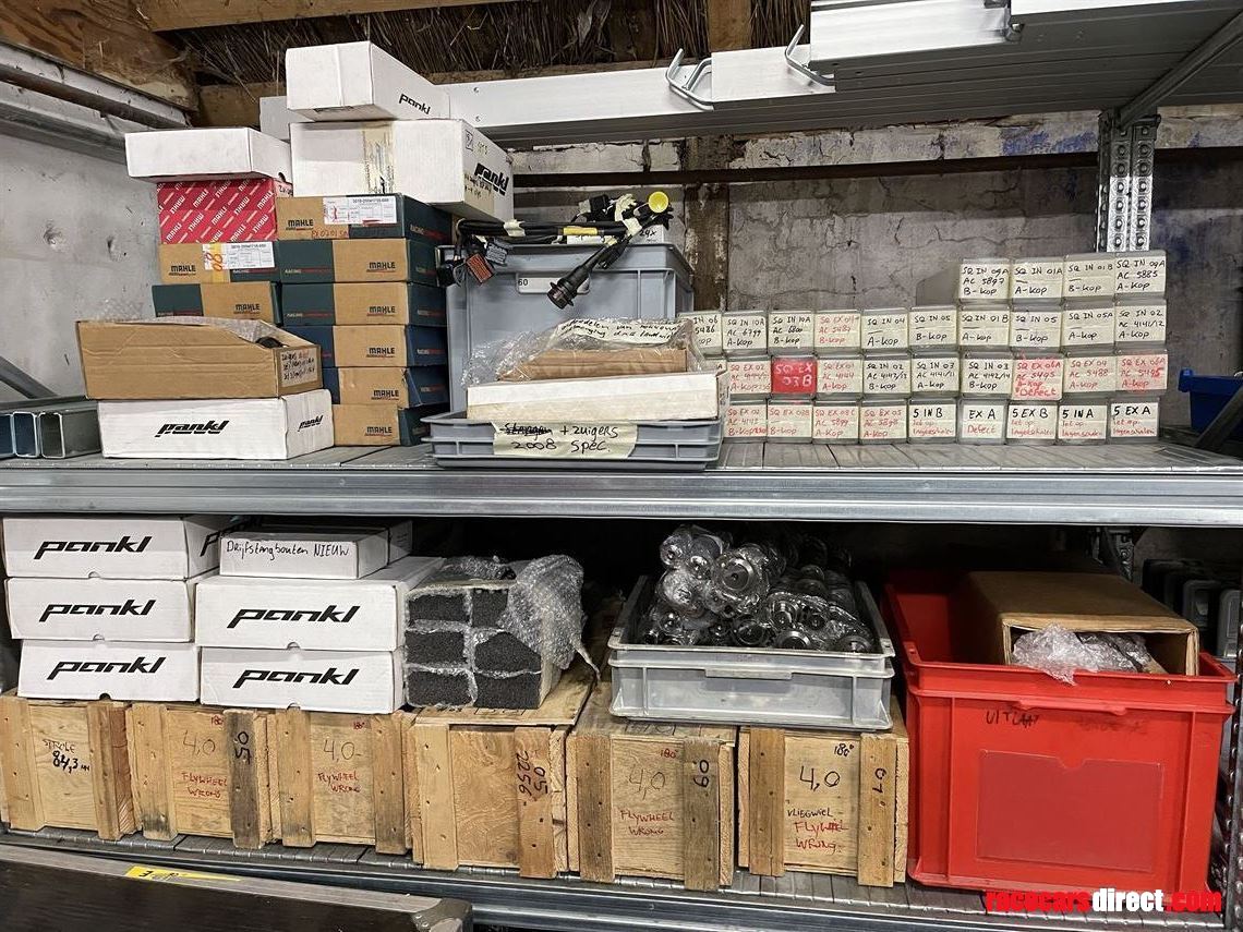 spyker-gt2-audi-v8-engine-and-parts