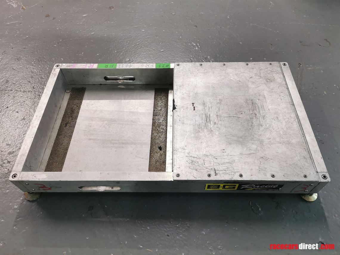 b-g-racing-levelling-trays-with-roll-off-plat