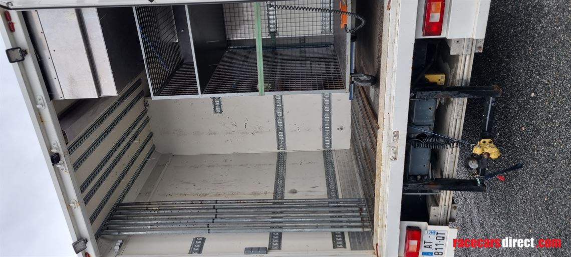 service-and-motorhome-daf-truck