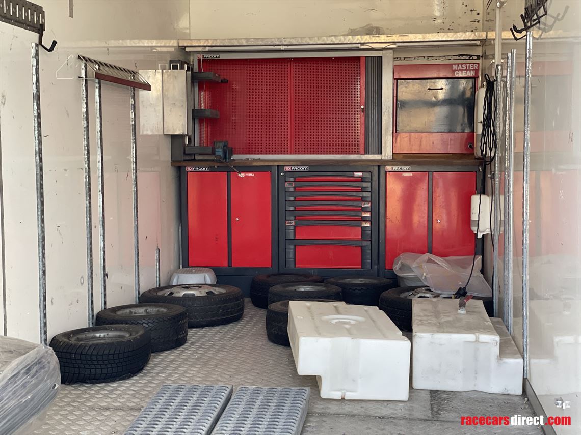 iveco-with-racetrailer