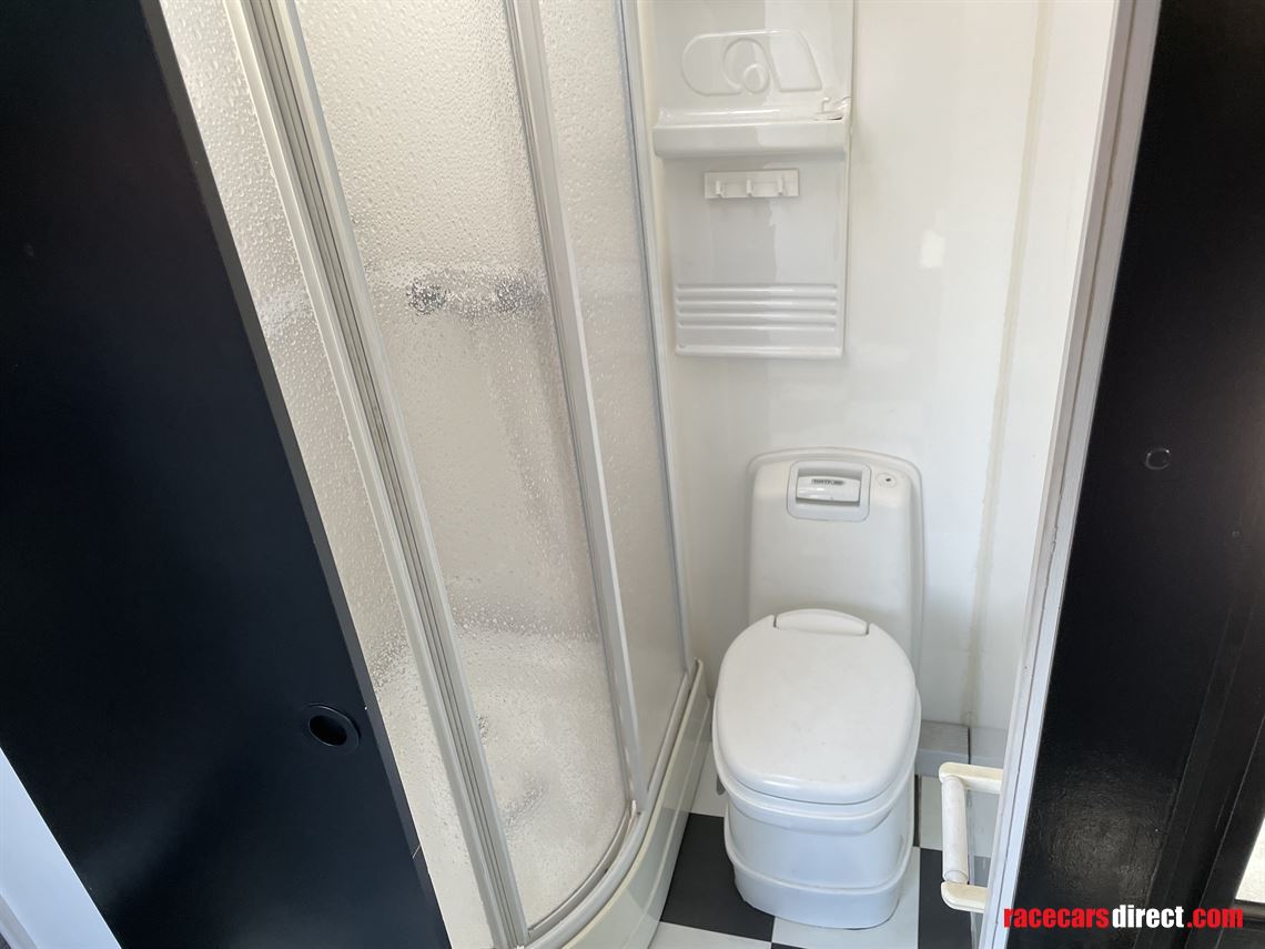 iveco-with-racetrailer