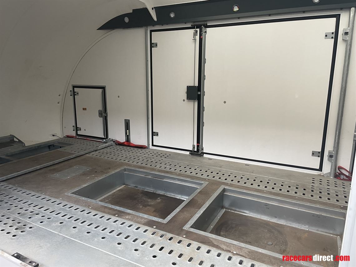 brian-james-rs6-race-trailer