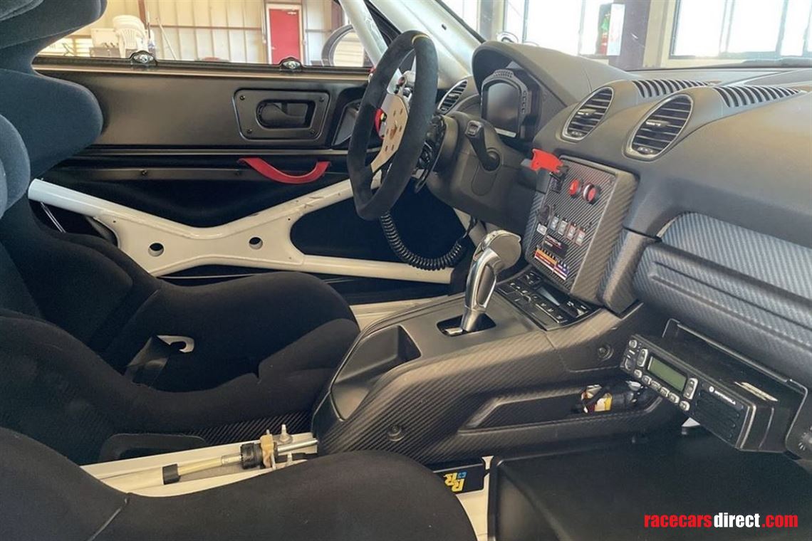 porsche-cayman-718-gt4