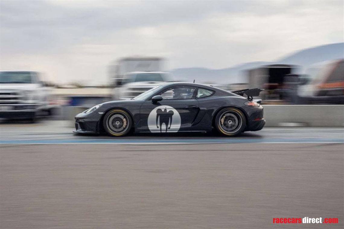 porsche-cayman-718-gt4