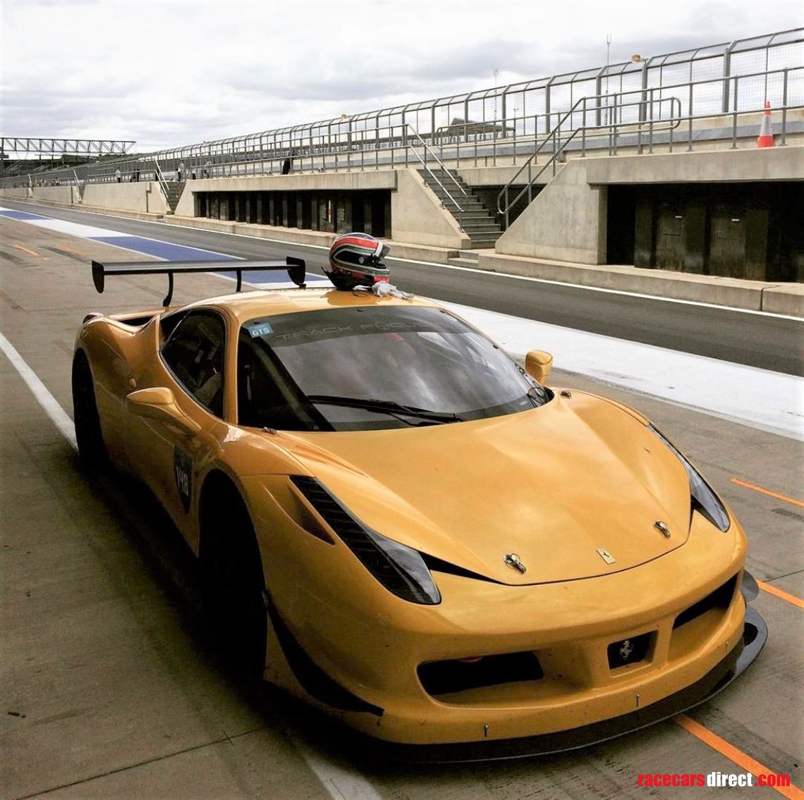 2013-ferrari-458-challenge