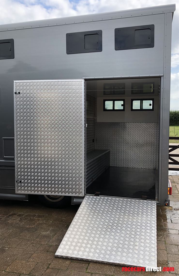 fantastic-motorsportsmotorhome