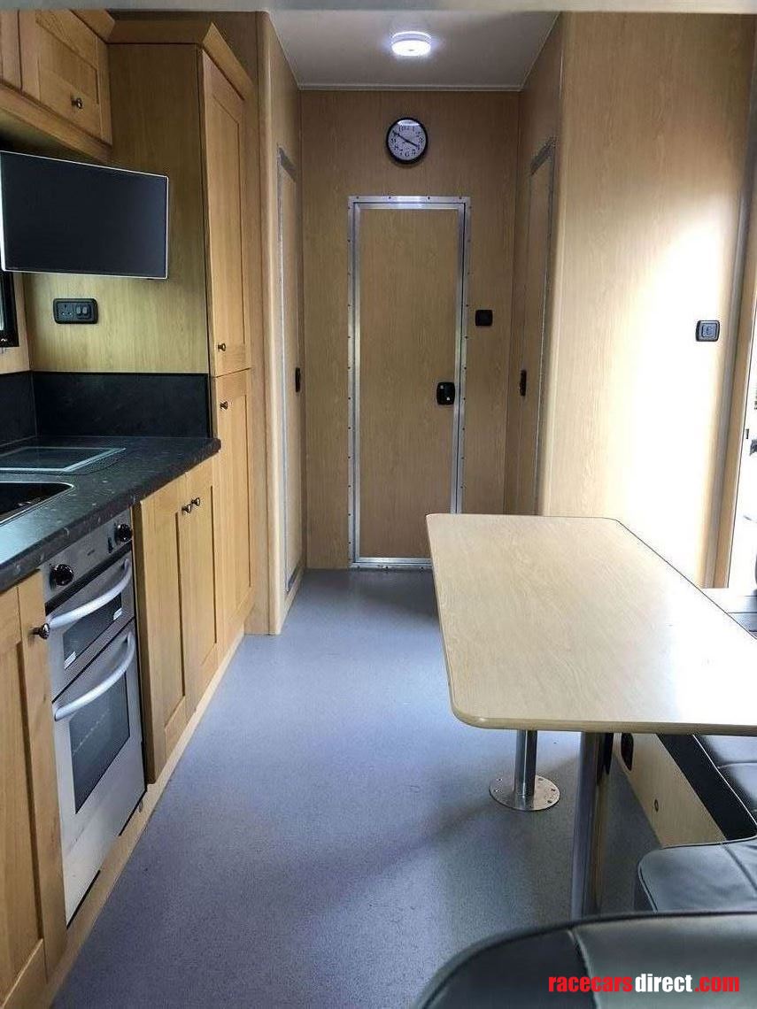 fantastic-motorsportsmotorhome