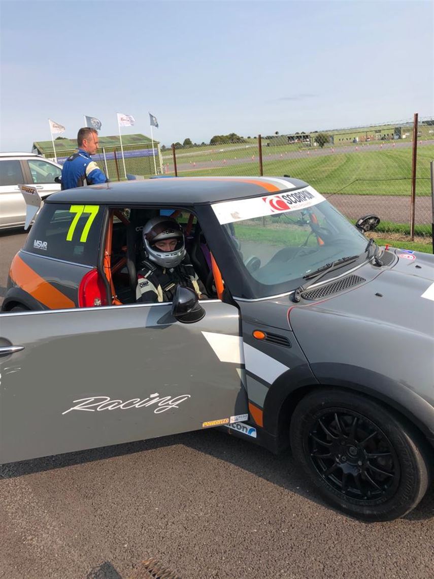 mini-challenge-trophy-car