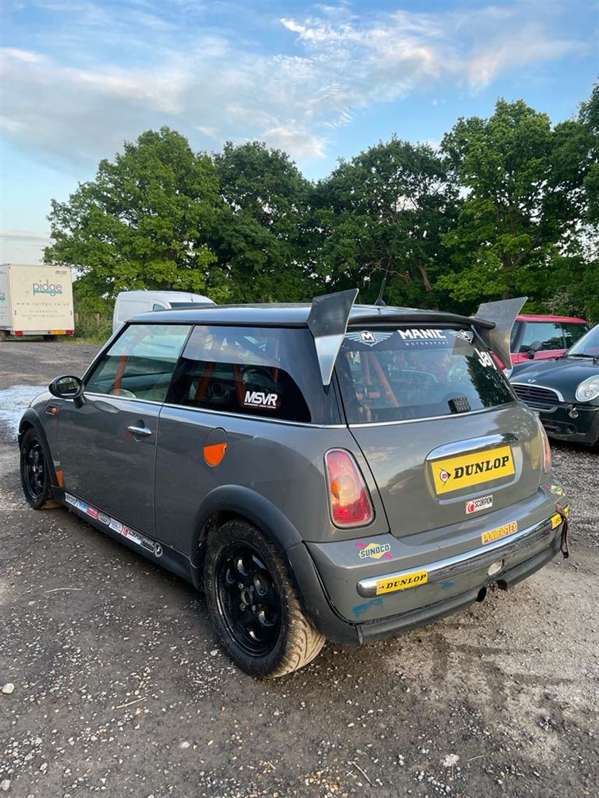 mini-challenge-trophy-car